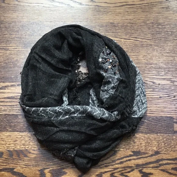 Grey sequin Infinity Scarf - Picture 7 of 9